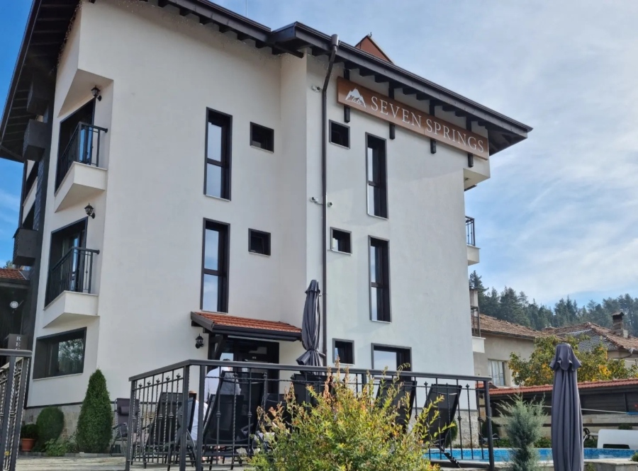 Хотел Seven Springs в село Баня е уникално бягство в подножието на Пирин